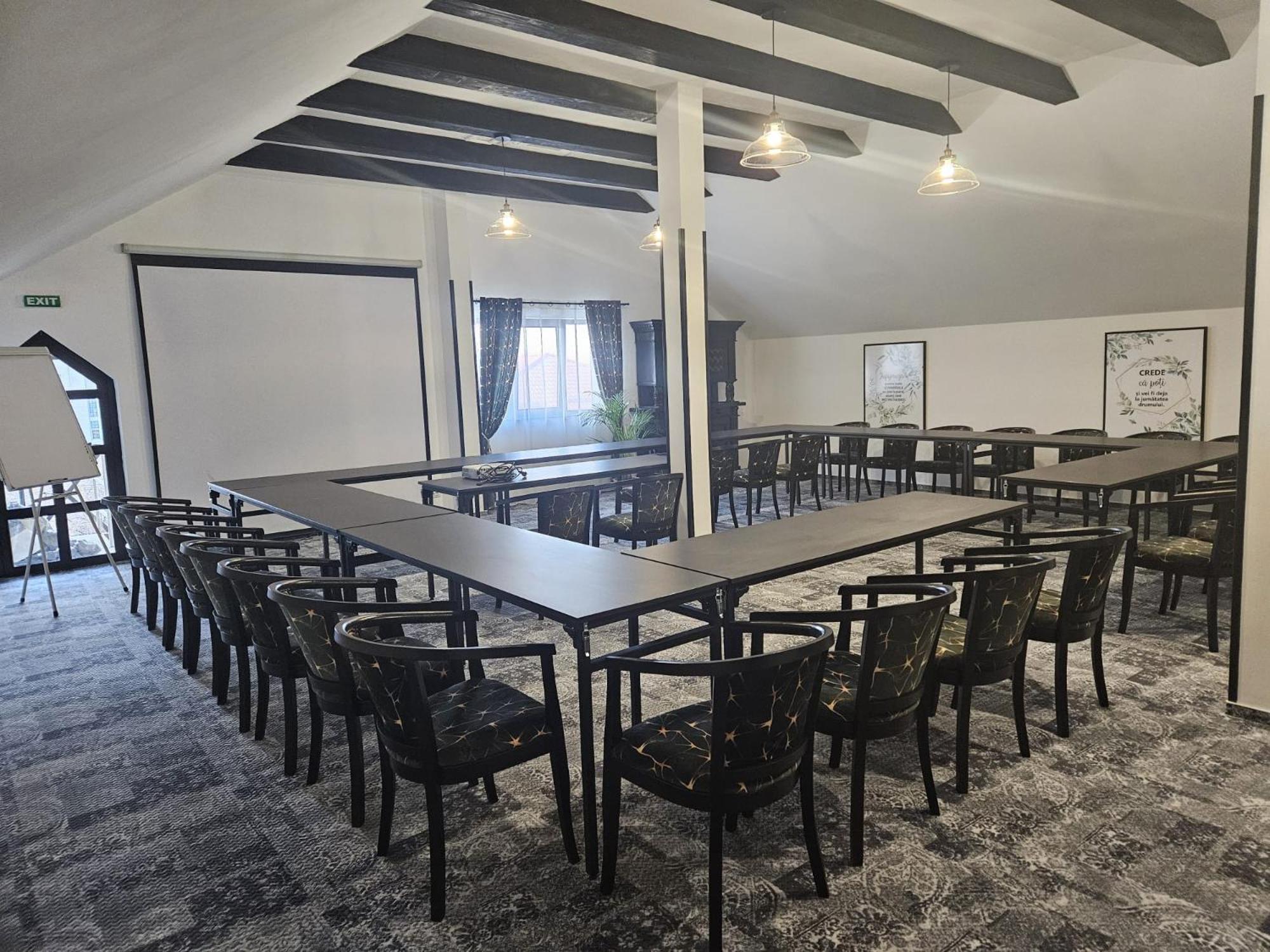 Hotel Podu' Cu Lanturi